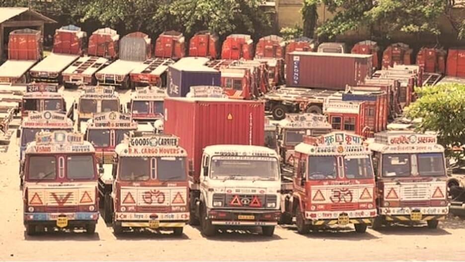 Fleet of Indian Trucks - Egaltrans